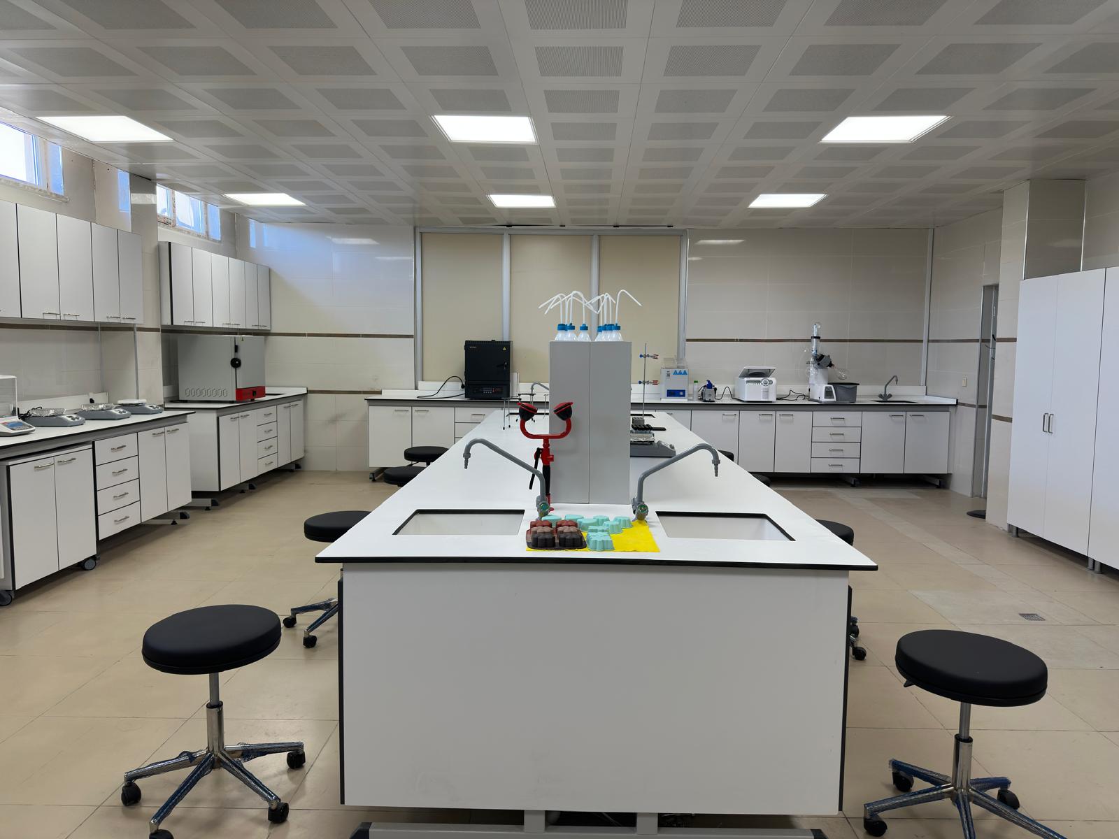 KİMYA LABORATUVARI